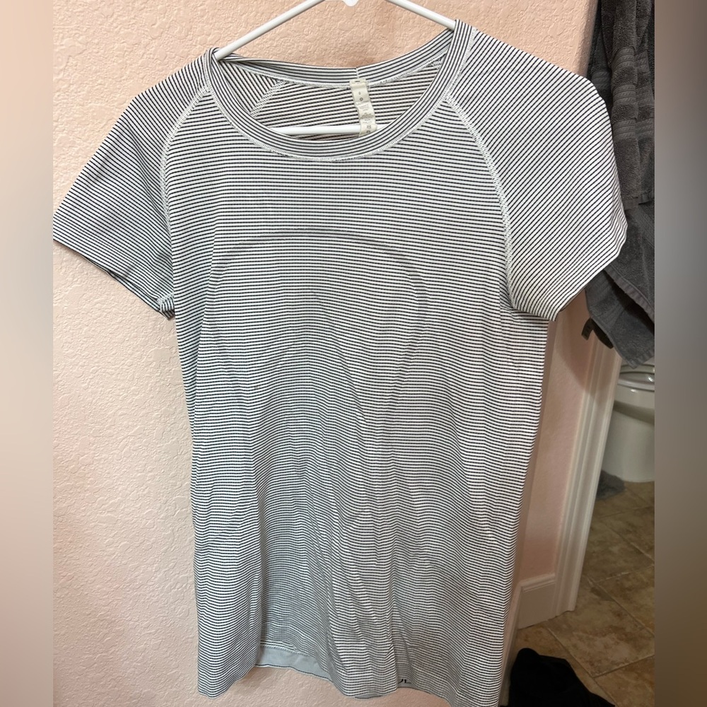 LULULEMON Short Sleeve Swiftly Tech